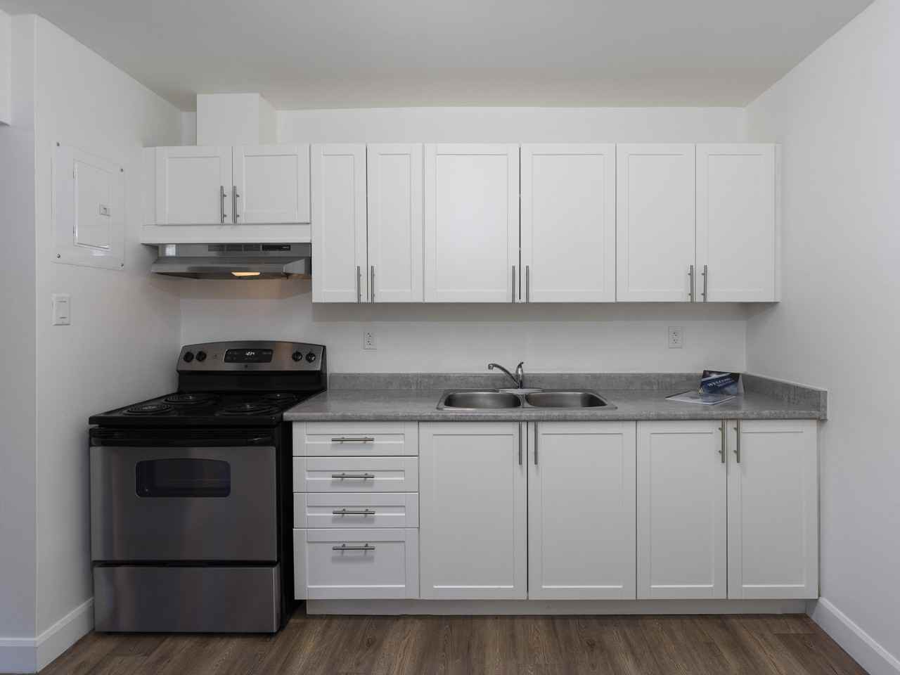 Claire Oak Apartments - Photo 6 of 25