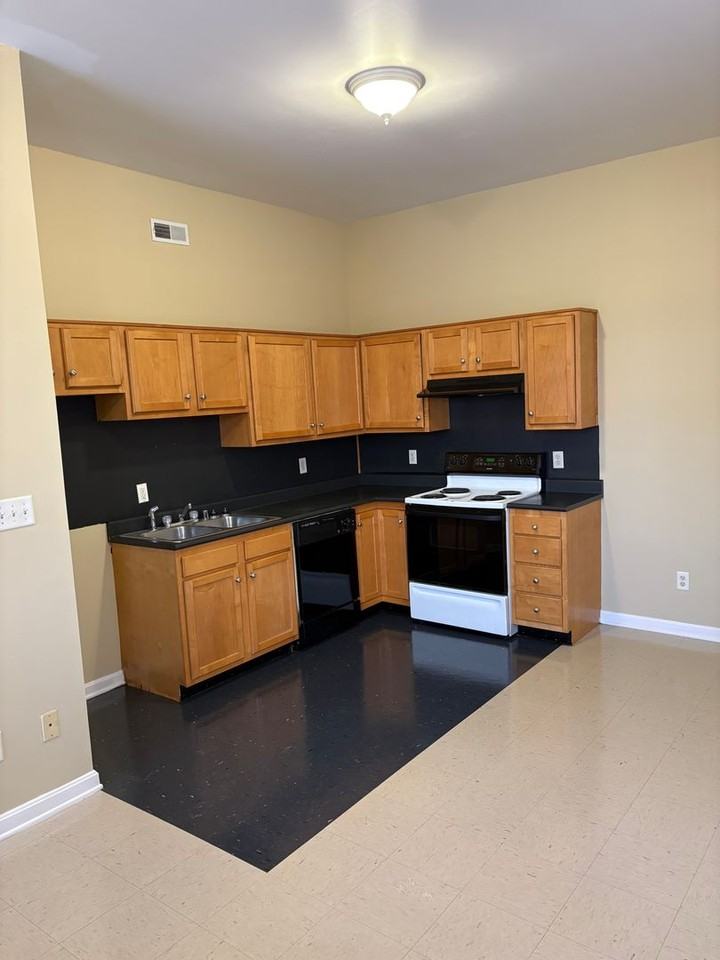 UV Stuart - Photo 3 of 22