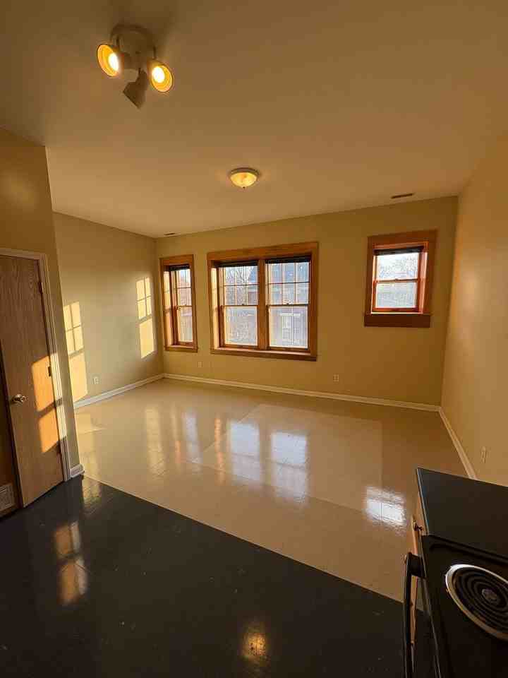 UV Stuart - Photo 7 of 22