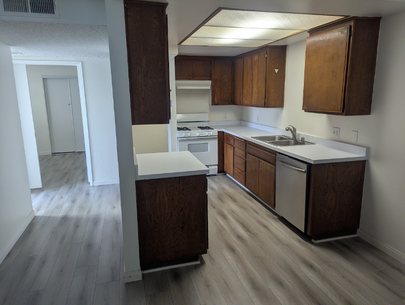 1046 Canal St - Photo 6 of 30