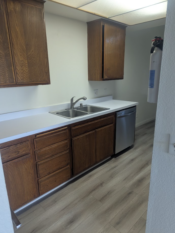 1046 Canal St - Photo 7 of 30