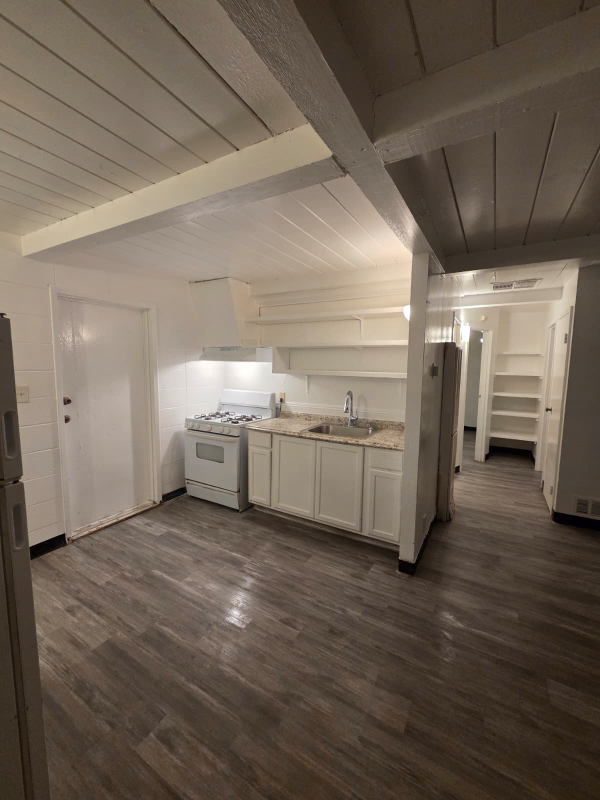 11 E San Joaquin St - Photo 3 of 20