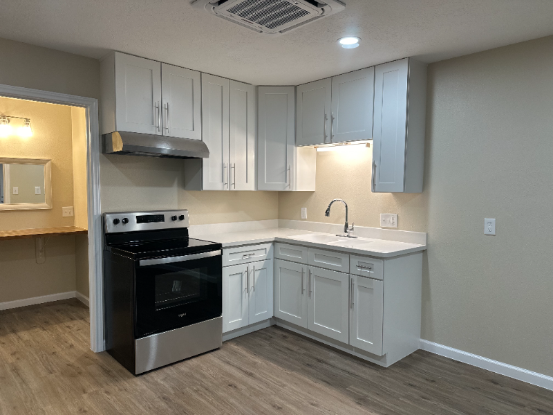 135 W Monroe St #2 - Photo 3 of 7