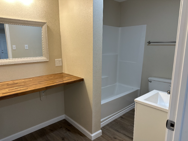 135 W Monroe St #2 - Photo 5 of 7