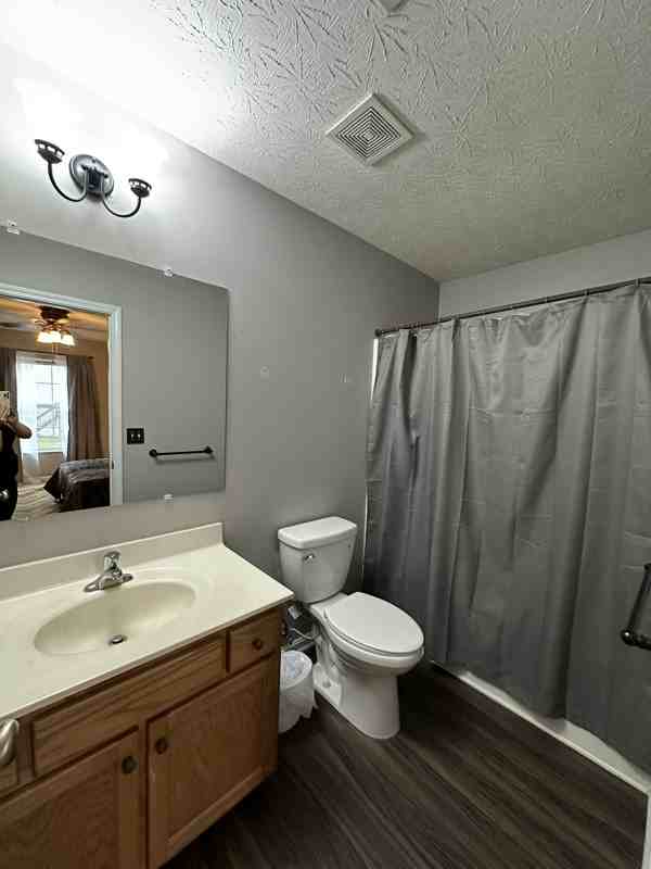 212 Greenleaf Dr - Photo 3 of 8
