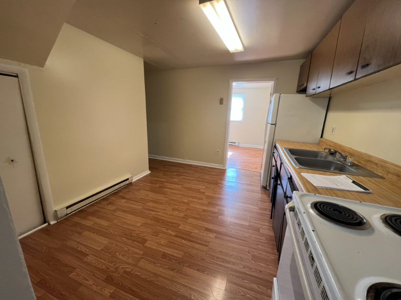 403 N Centre St - Photo 2 of 7