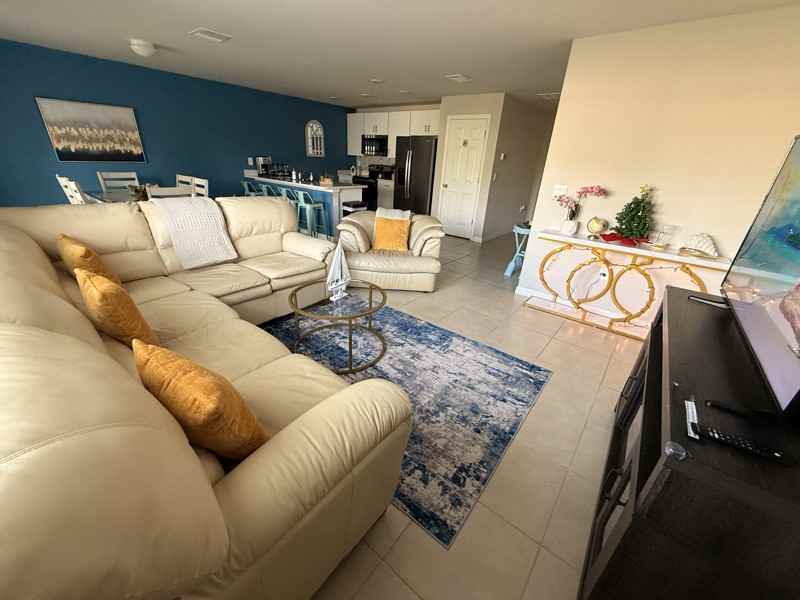 13680 Drysdale Ave - Photo 2 of 37