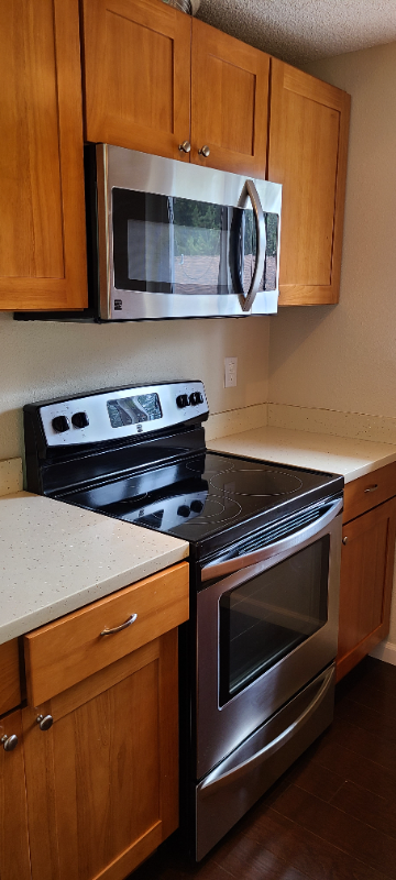 1626 S Kent Des Moines Rd #C - Photo 3 of 16