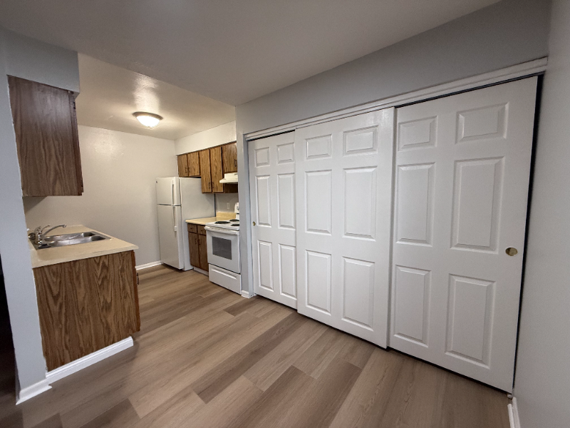 1114 5th St #14 - Photo 5 of 6