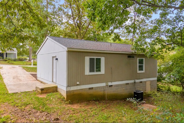 303 Martin Cir - Photo 5 of 20