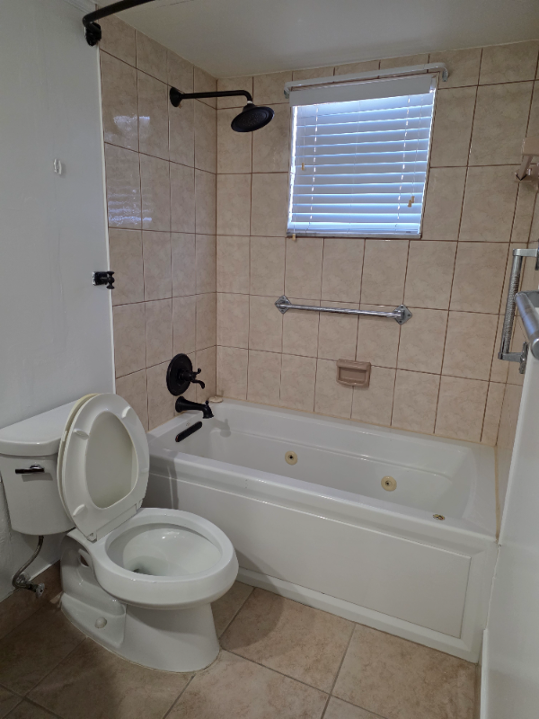 320 Ne 12th Ave #606 - Photo 6 of 17