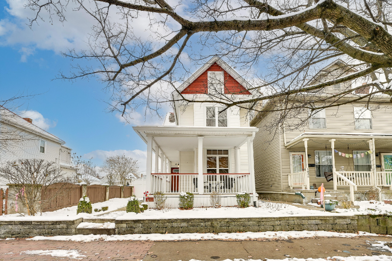 1090 Michigan Ave - Photo 2 of 32