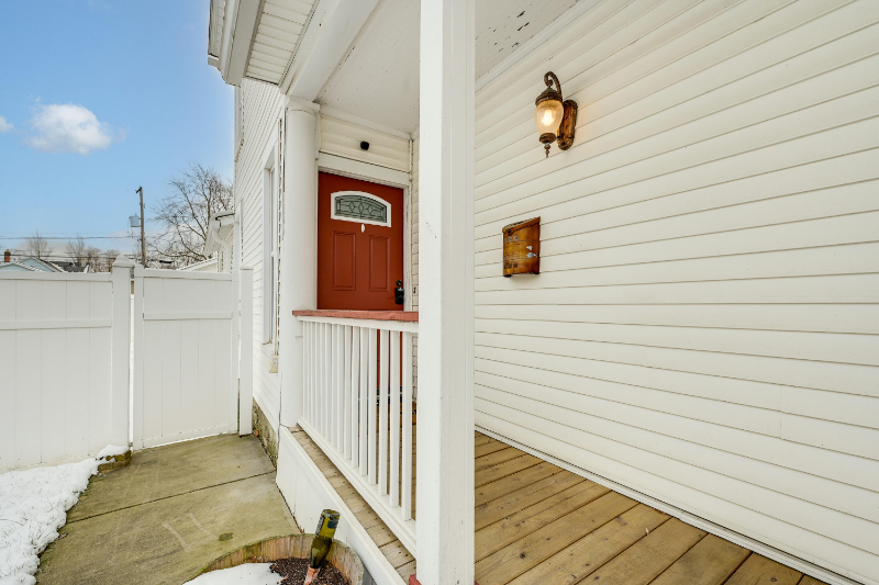 1090 Michigan Ave - Photo 3 of 32