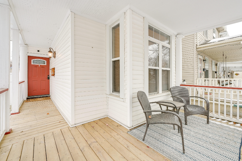 1090 Michigan Ave - Photo 5 of 32