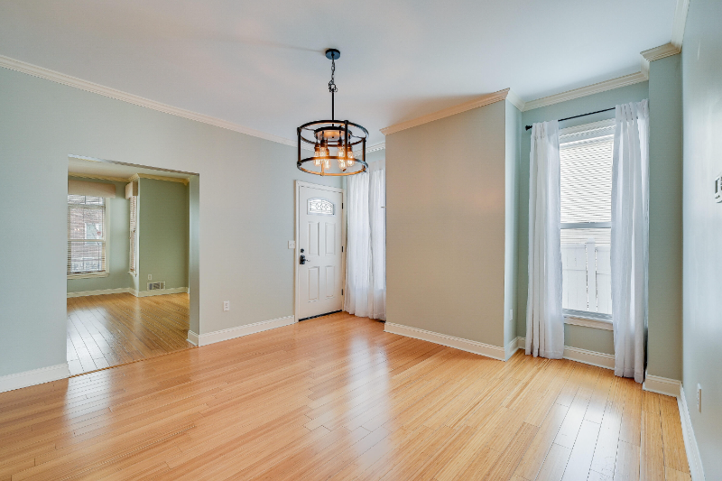 1090 Michigan Ave - Photo 7 of 32