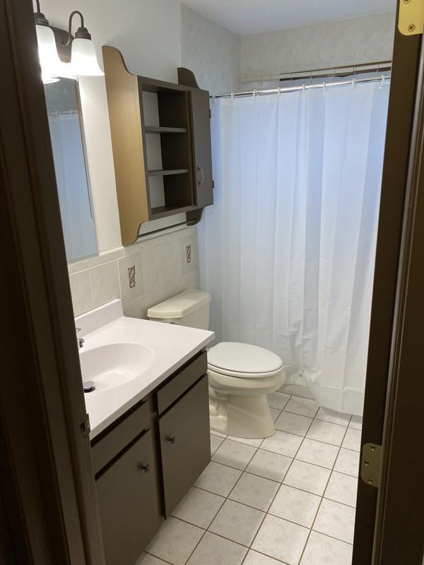 836 N Wisconsin Ave #1 - Photo 6 of 7