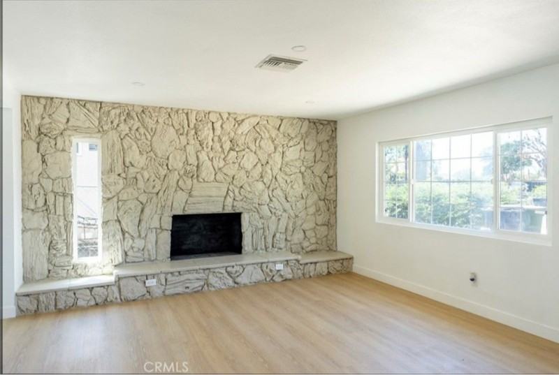 1218 6th St - Photo 3 of 10