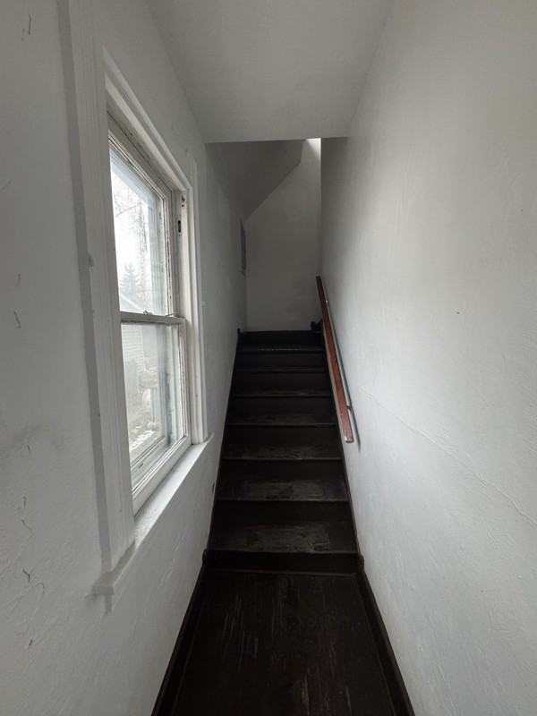 1614 Oak St - Photo 2 of 9