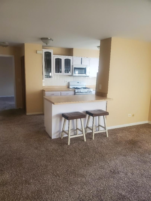 1107 Washington Blvd #1W - Photo 3 of 8