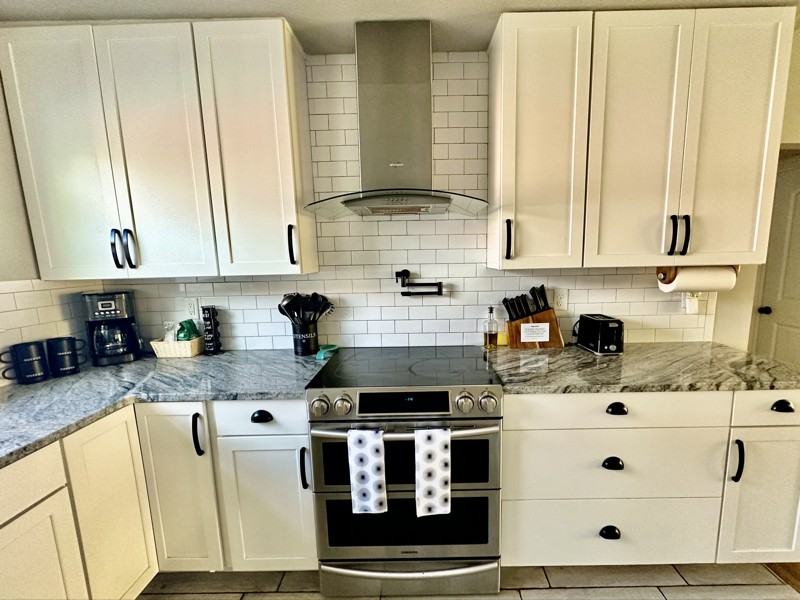 579 Mcintosh Rd - Photo 2 of 20