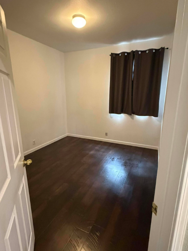 6931 Loheit Way - Photo 5 of 12