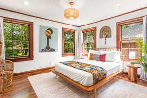 featured image of 949 Victory Dr Sw