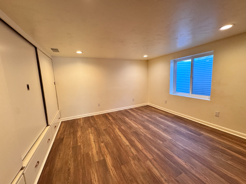 607 Hollins Ave #B - Photo 7 of 19