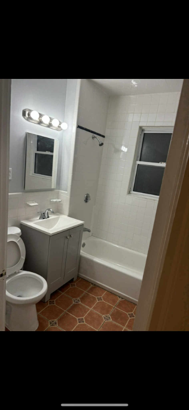 118 Sheridan St #2 - Photo 4 of 6