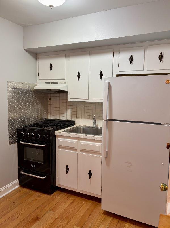 841 S 3rd St #1R - Photo 3 of 10