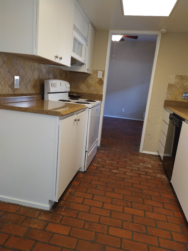 7618 Village Trail Dr - Photo 5 of 12