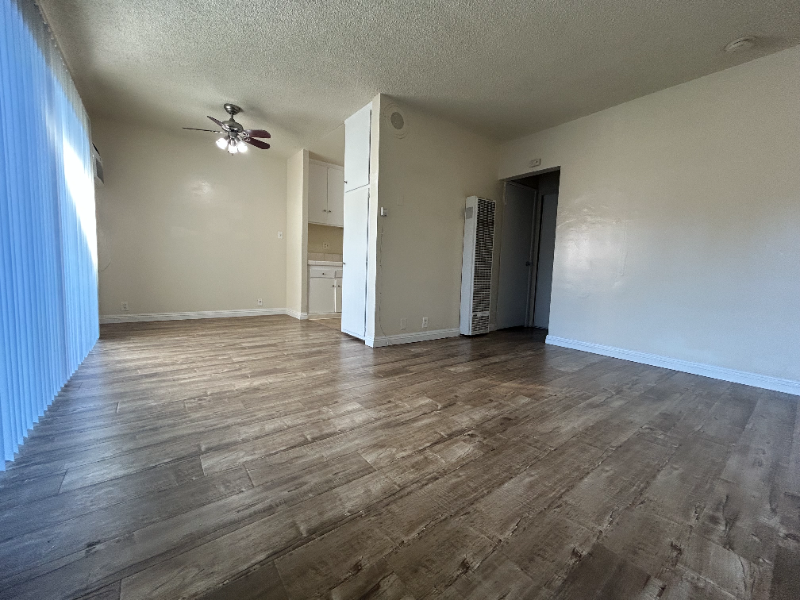 409 N Los Robles Ave #1 - Photo 2 of 7