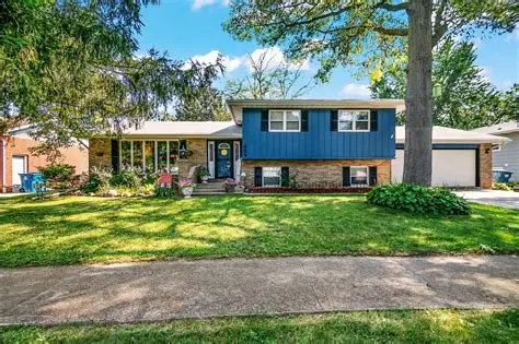 454 Francis St - Photo 2 of 27