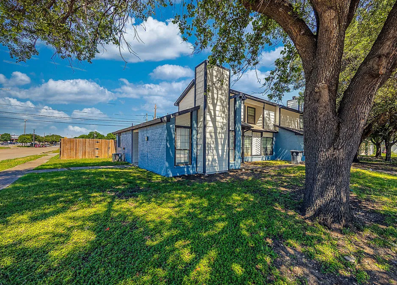 2332 Sherry St - Photo 4 of 18