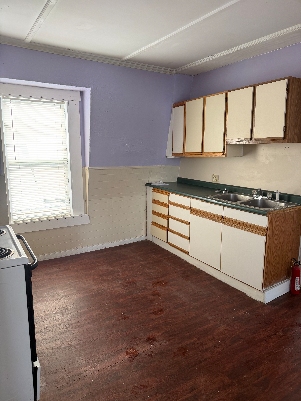 12 Pine St #2 - Photo 3 of 15