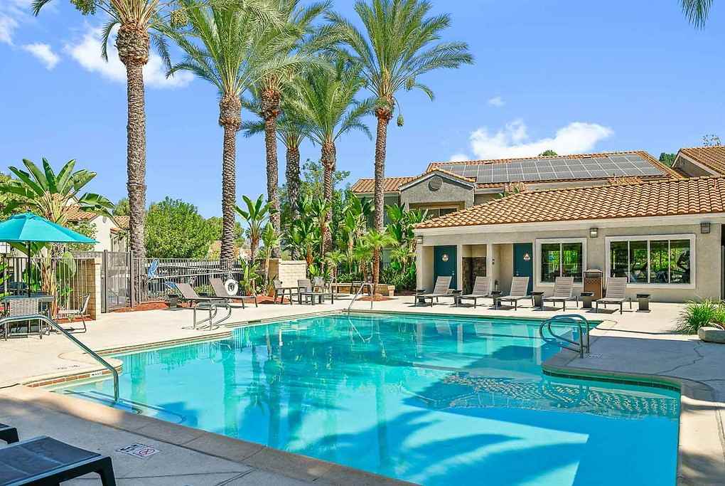 Emerald Pointe - Photo 2 of 29