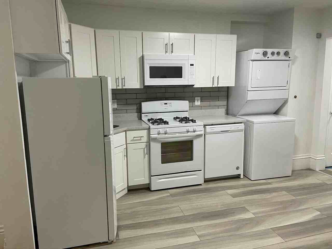 252 Windsor Street, Unit 3 - Photo 2 of 8