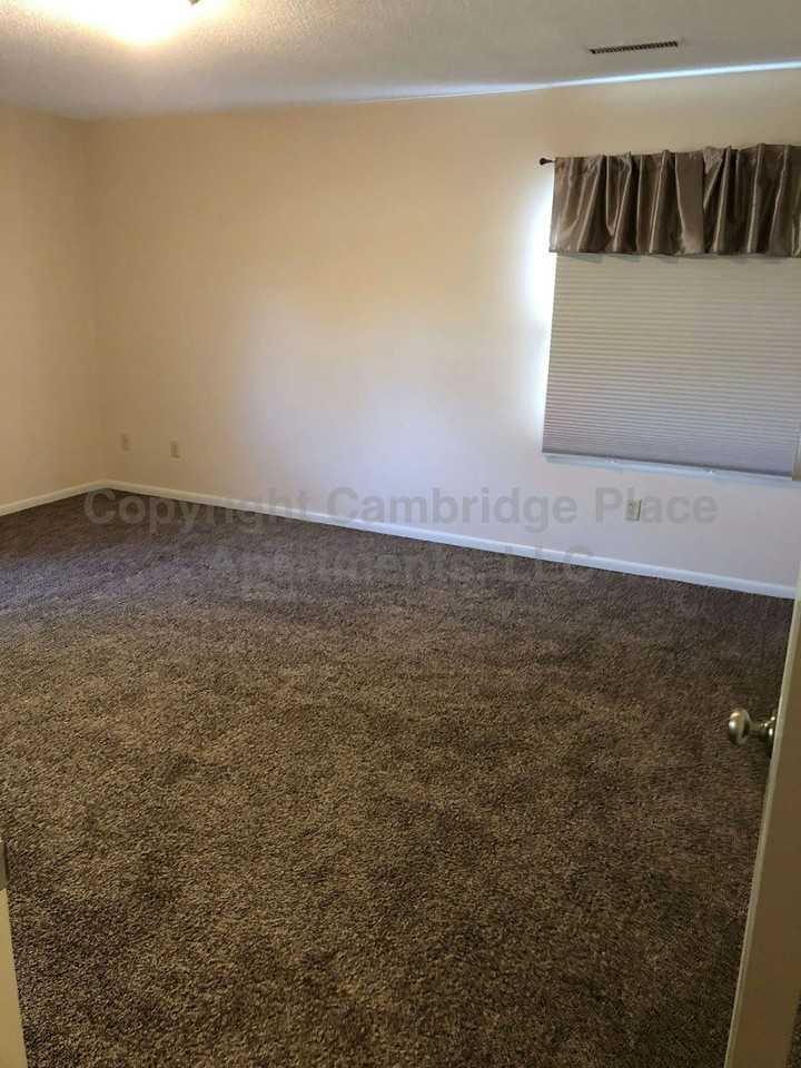 1851 Melrose Ave, Unit 202 - Photo 5 of 8