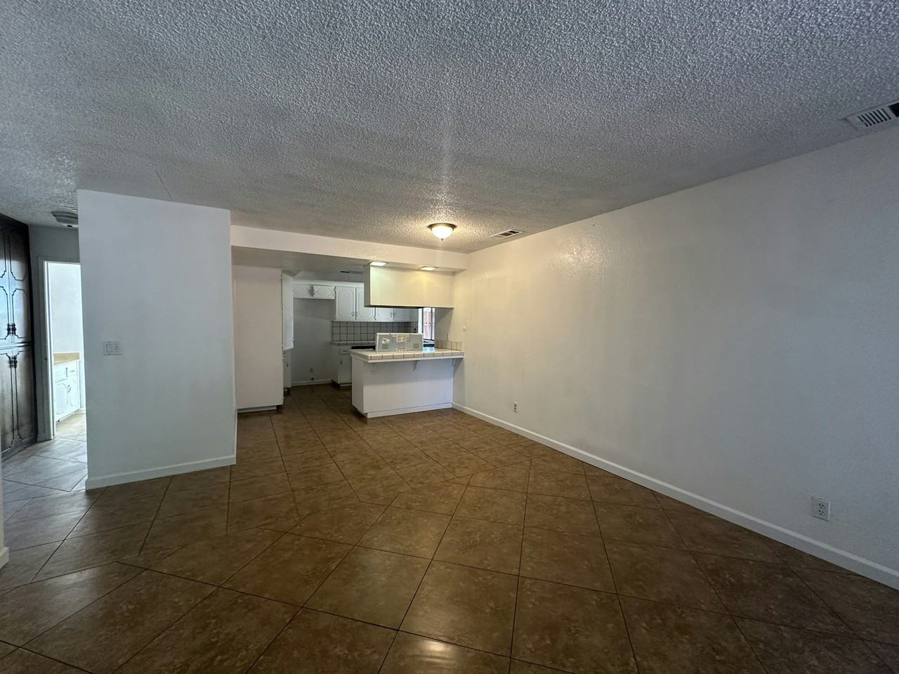 1711 East Paradise Avenue - Photo 3 of 11