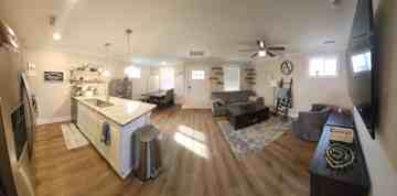 featured image of 1463 Southwest Blvd