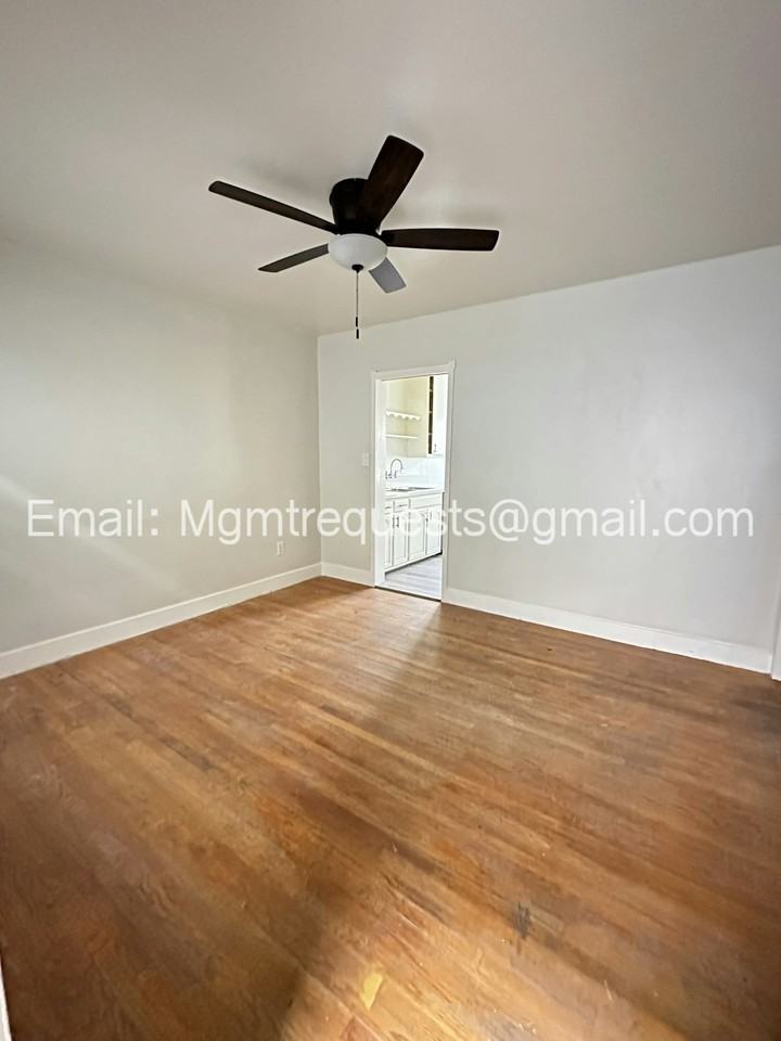 7940 Milton Ave, Unit B - Photo 4 of 9