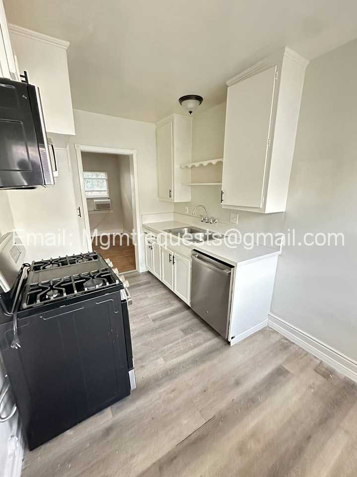 7940 Milton Ave, Unit B - Photo 5 of 9