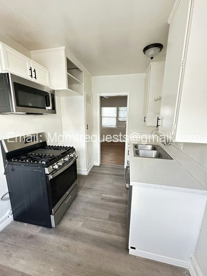 7940 Milton Ave, Unit B - Photo 6 of 9