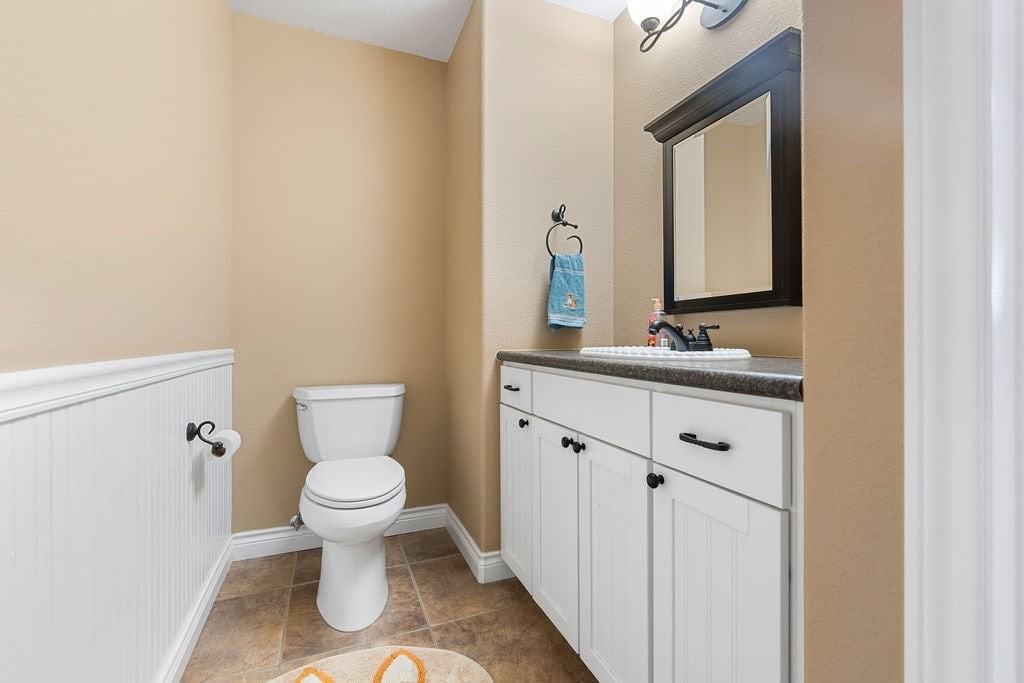 1563 Southpark Rd - Photo 3 of 34