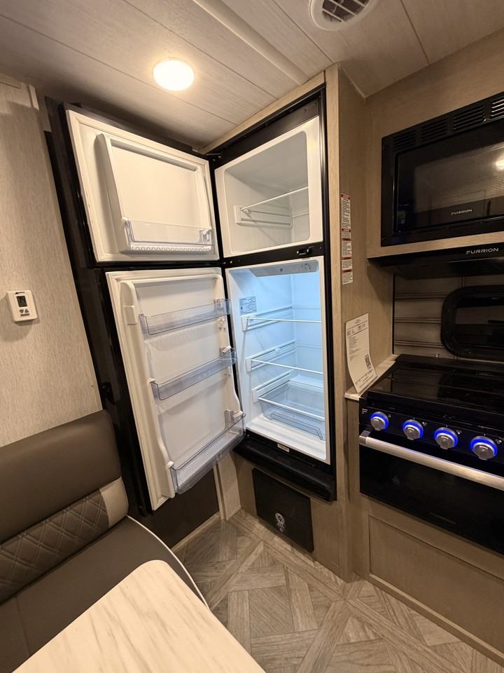 4245 Sw 20th St #NA - Photo 5 of 9