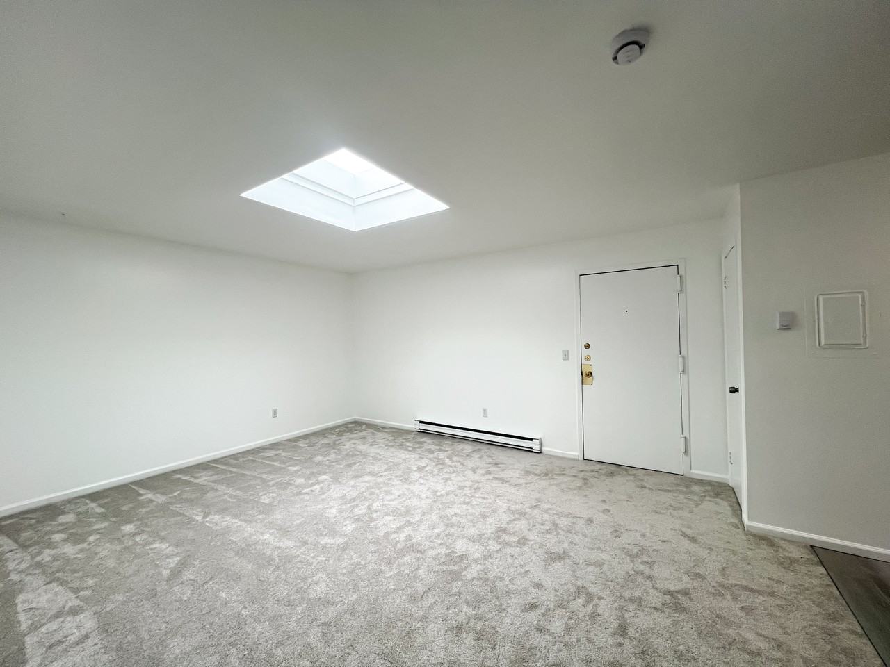 737 Cove Rd #2D - Photo 5 of 7