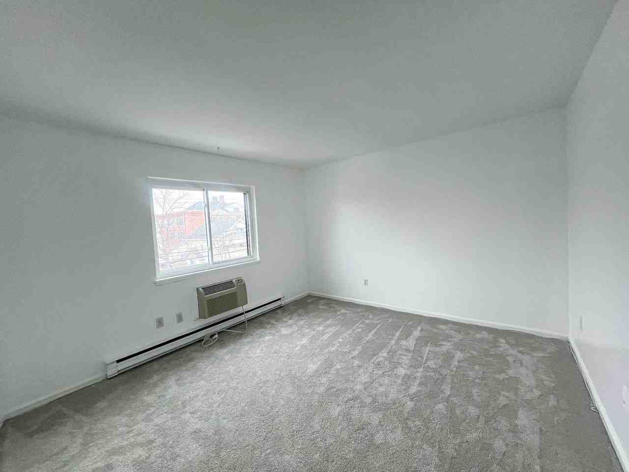 737 Cove Rd #2D - Photo 6 of 7