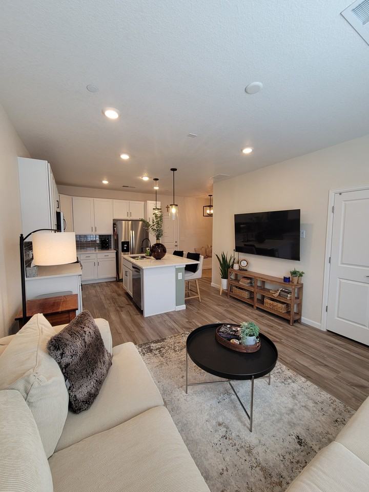 478 Millwall Cir - Photo 2 of 24