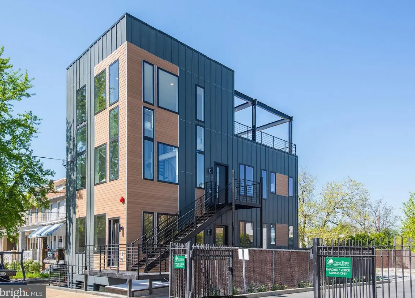 3018 12th St Ne #2 - Photo 2 of 7