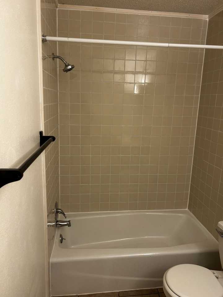 301 Franklin Ave #19 - Photo 5 of 13