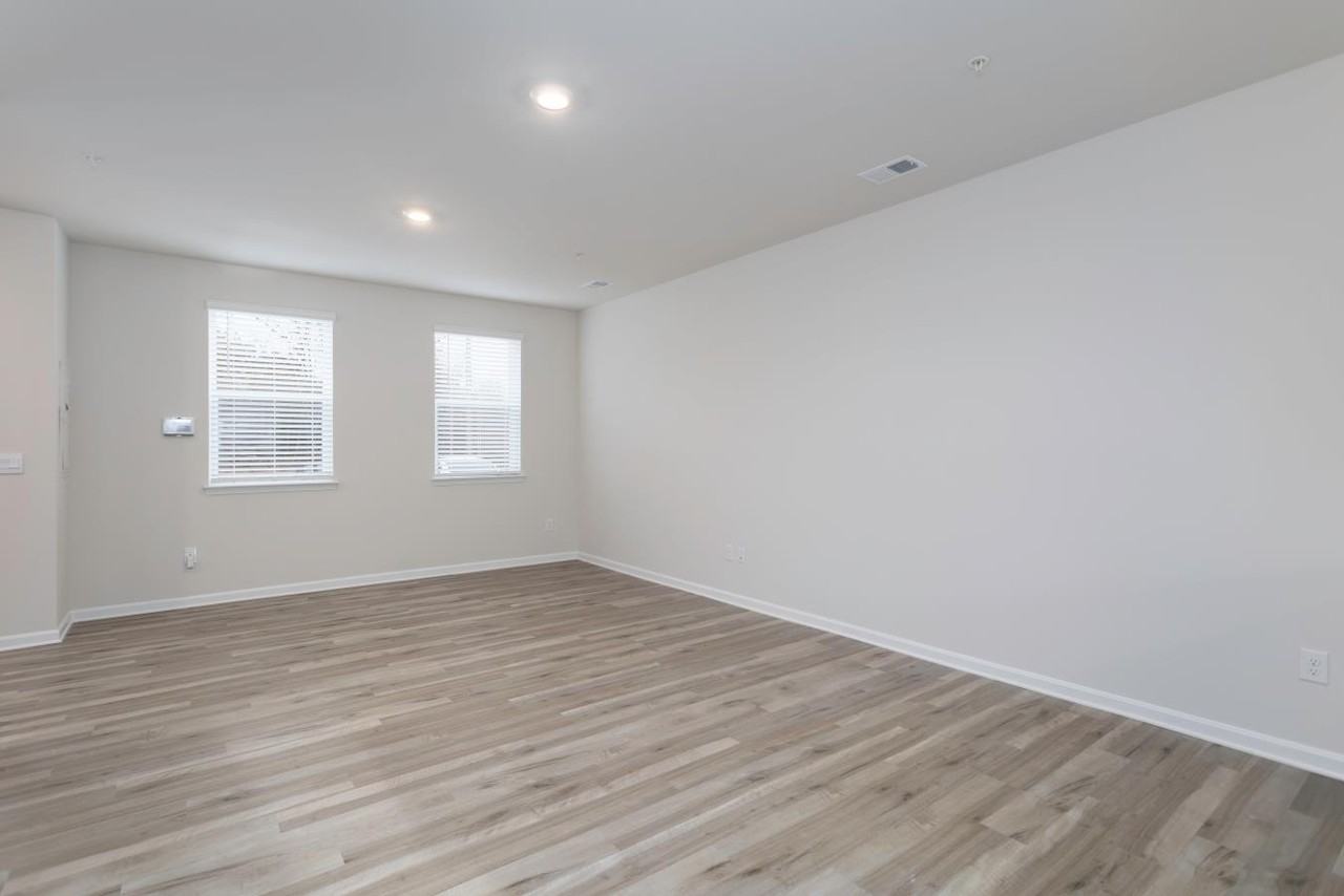 128 Julie Ln #128 - Photo 3 of 13